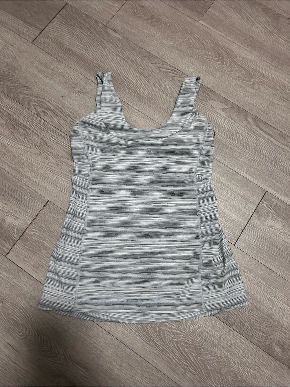 lululemon athletica Women's Striped Scoop Neck Tank - Light Gray
